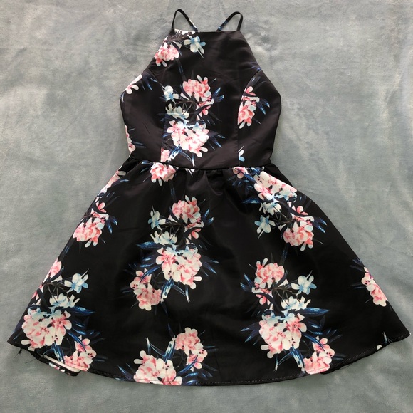 NWT Black Floral A-Line Dress / Charlotte Russe - Picture 1 of 7